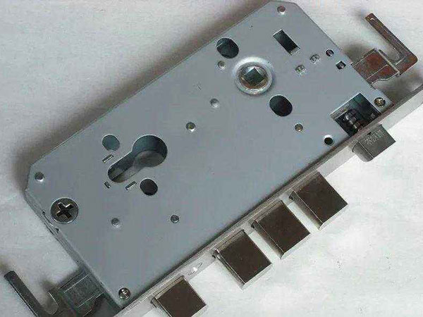 凤城24小时上门开锁公司